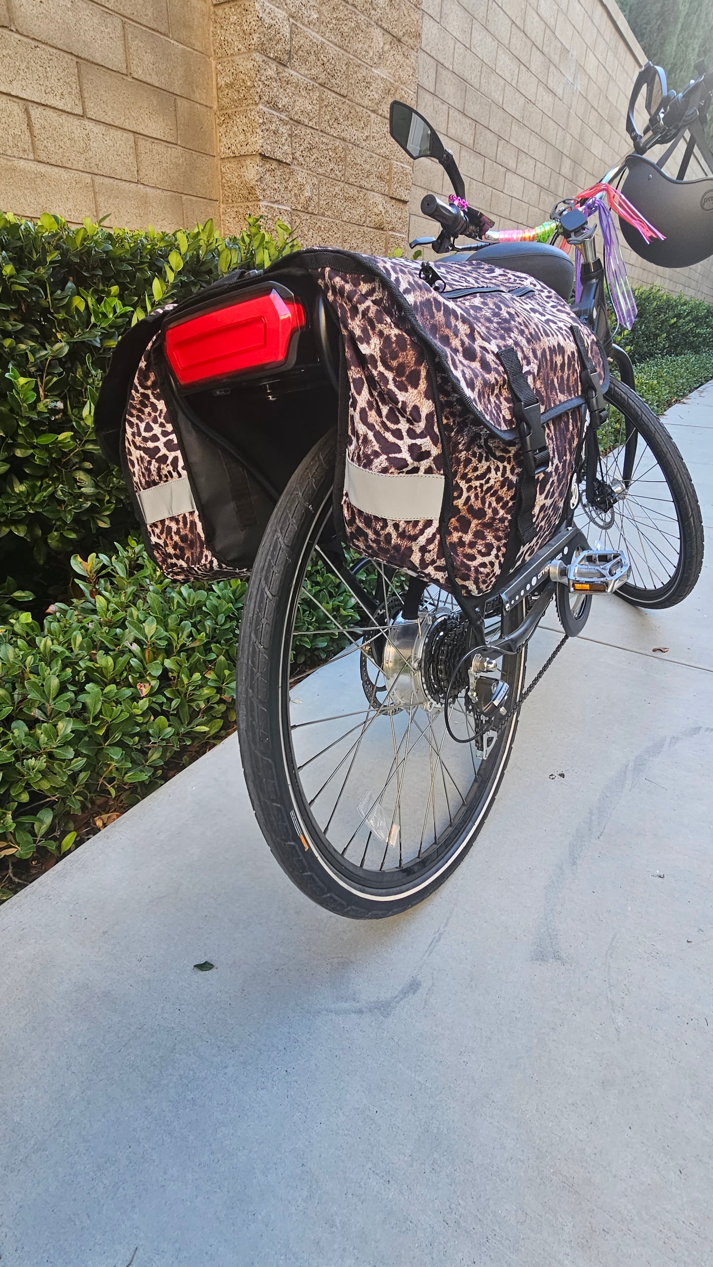 Icon Convertible Bike Bag - Leopard